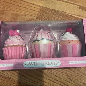 Pink Cupcake Decor Set